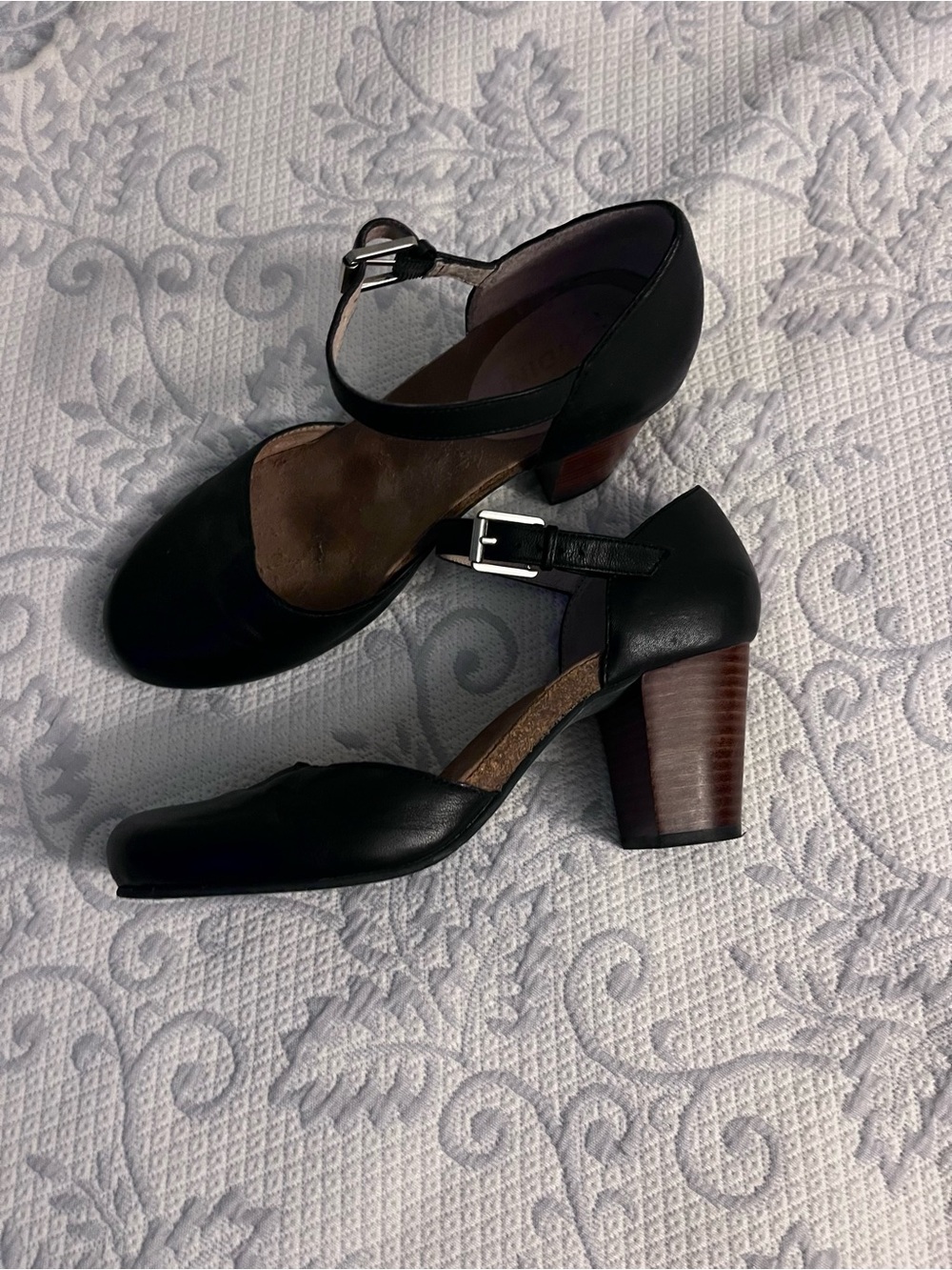 Black Women's Ankle-Strap Block Heel Pumps